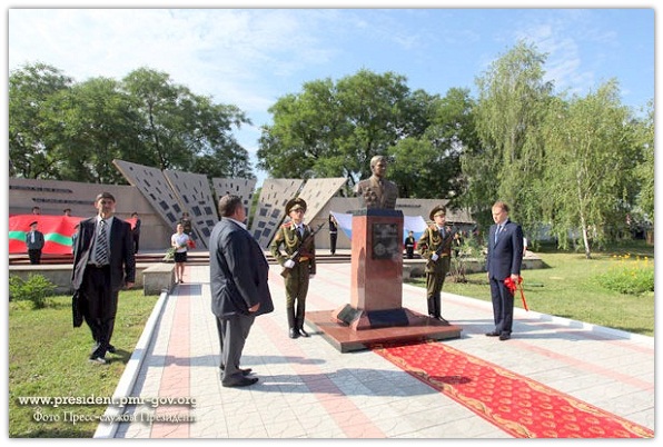 Мемориал павшим в Бендерах (Приднестровская Молдавская Республика)