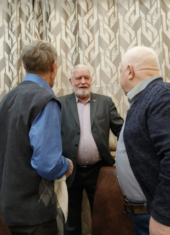 PHOTO-2025-12-13-09-00-17